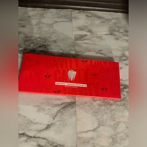 Jeffree Star Cavity Highlighter Palette